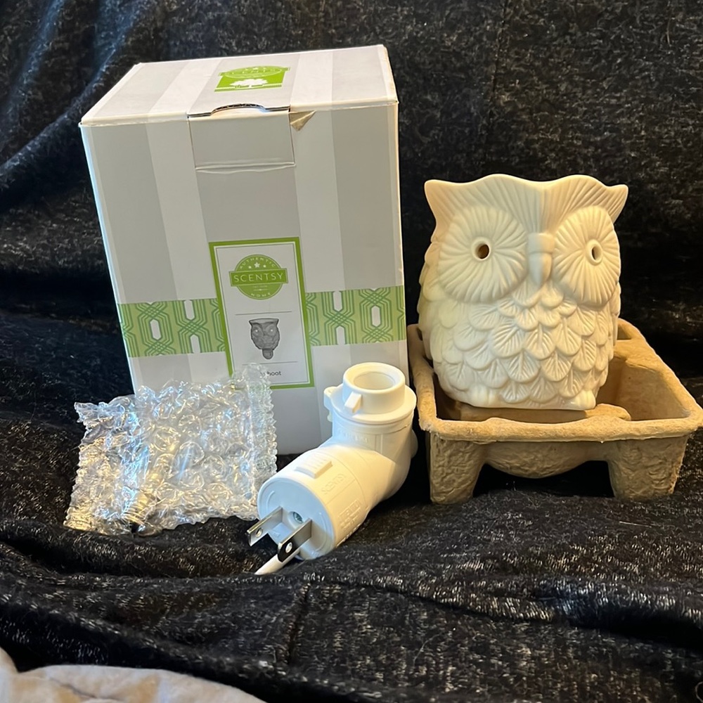 Scentsy WHOOT mini warmer